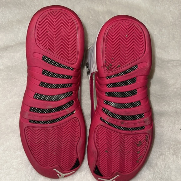 Air Jordan Retro 12 GG Vivid pink and white - Picture 9 of 13